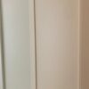 Garderobenschrank mit Schiebetüren