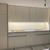 Küchenzeile mit indirektem LED-Licht